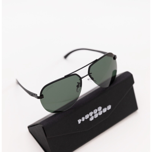Polarized Aviator Sunglasses• Tinted Jawns• Men’s Sunglasses NEW!